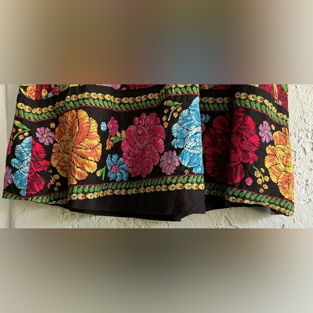Edme & esyllte Floral Women's Skirt - Picture 3 of 9